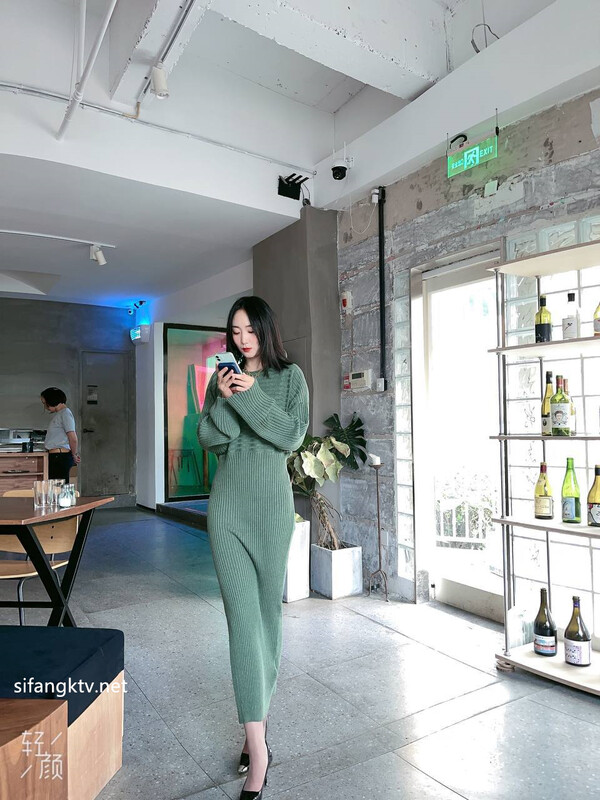 【反差婊子】,江苏良家小娇妻,【苗芳芳】,幸福的一对小夫妻,老公艳福不浅,时尚都市丽人,回到家中各种情趣黑丝高跟,屌爆了