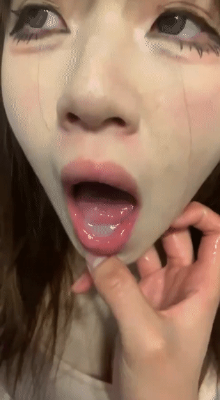 【推特少御的狗】调教女M性奴 吞精 颜射精子敷面膜!小妹年龄不大,看着稚气未脱,被搞的一脸委屈。
