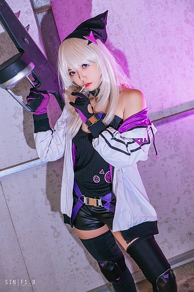 Messie Huang - AA-12 [25P106M]