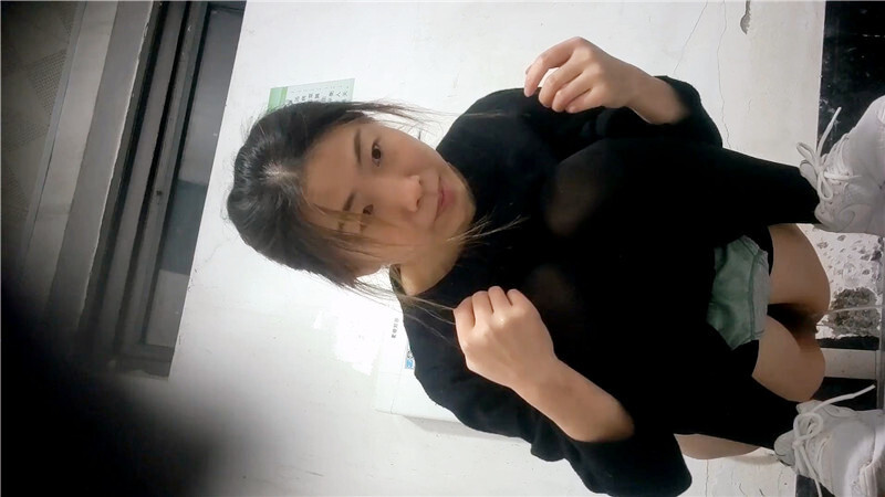 商场女厕固定摄像头偷拍❤️多位少妇嘘嘘各种美鲍轮番呈现