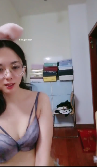 绿播美女下海了!【白领小仙女】身材正点天价收费秀