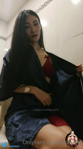 ✨华人网黄刘玥闺蜜「Fanny Ly」「李月如」OF私拍 穿情趣内衣在公共卫生间玩玩具自慰出白浆