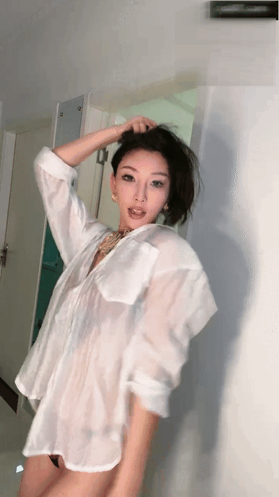 168CN妖艳骚御姐！连体黑丝高跟鞋！搔首弄姿诱惑，多毛骚逼抖臀，娇喘声好骚，4小时激情不断