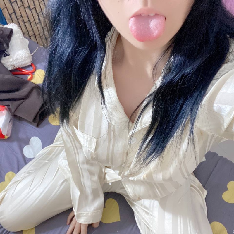 【原味少女】，年纪不大很会玩，【粒の心事】，全福利合集 一口一个爸爸 骚的不要，无滤镜纯天然，阴毛户型很有特色
