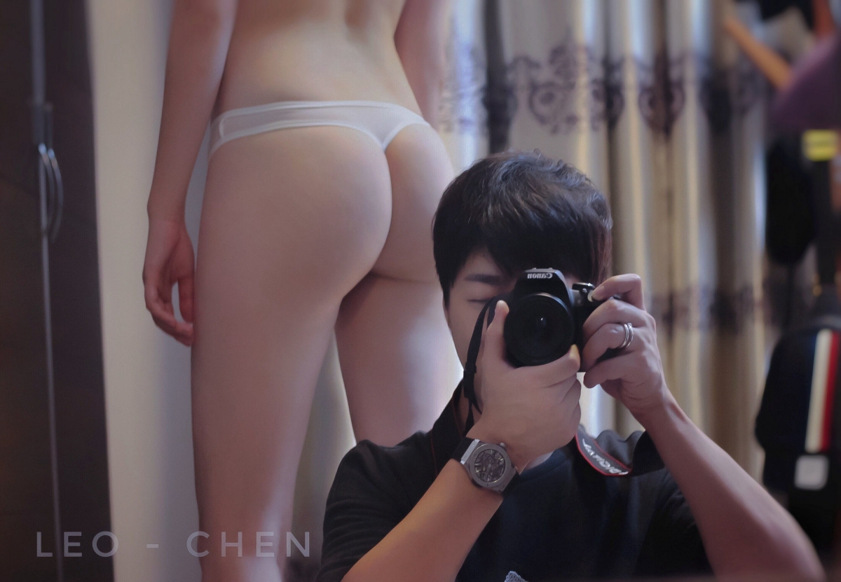 《绝版✌重磅✌炸弹》被封已退圈!推特几十万粉摄影大咖Leo绝顶啪啪篇,各种露脸美模小姐姐极限露出调教完被肏的样子