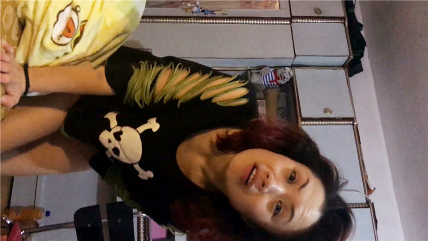 东北熟女大姐和相好的在家里偷情“就和别人干过一次”搞笑对白完美露脸