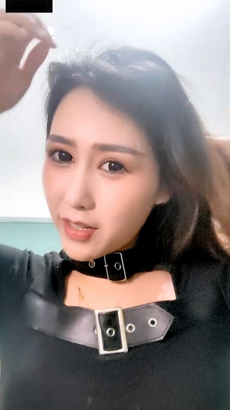 气质颜值美女!带新人妹妹下海!两男两女一起玩,扒下内裤跳蛋震穴,舔妹妹骚逼,怼入抽插搞的妹妹受不了