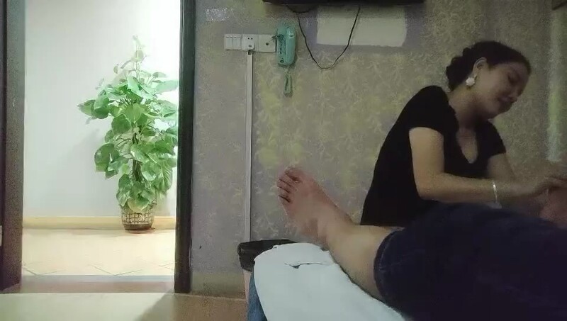 一代炮王，撩妹达人，【山鸡岁月】，风情万种的离异人妻，一个眼神就明白了，相约酒店一场激情碰撞，对白精彩
