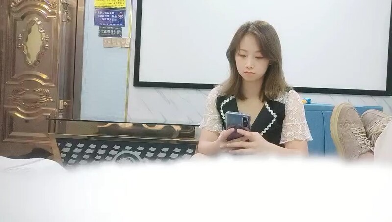 一代炮王,完整版未流出,【山鸡岁月】,按摩店里来了漂亮妹子,2500忽悠出来开房,半泡良半嫖娼,别有一番风味在心头,推荐!