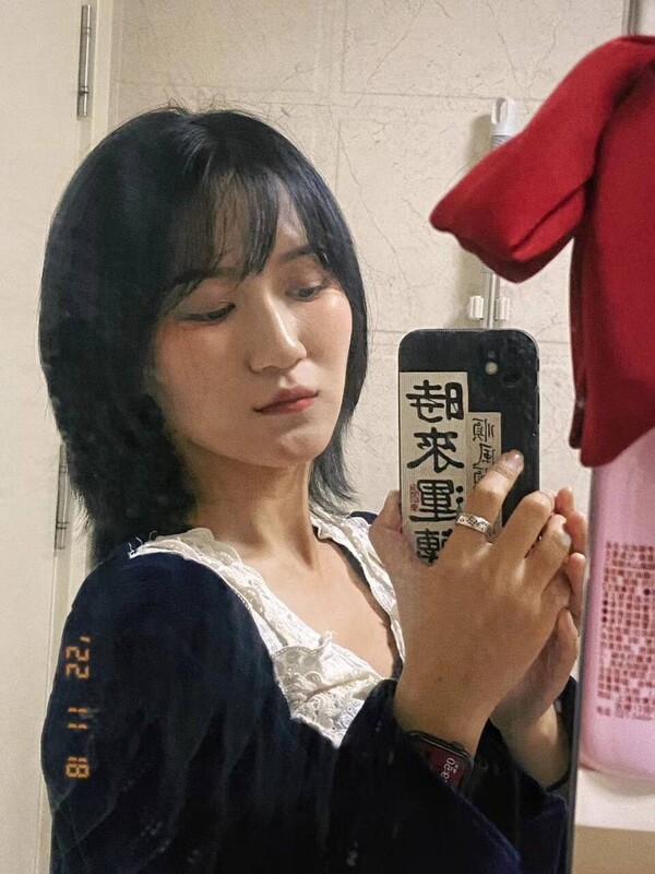 2024年4月,【网友投稿良家自拍】,26岁临沂前女友,身高165反差美女,被后入娇喘不断,性爱小视频加生活照流出