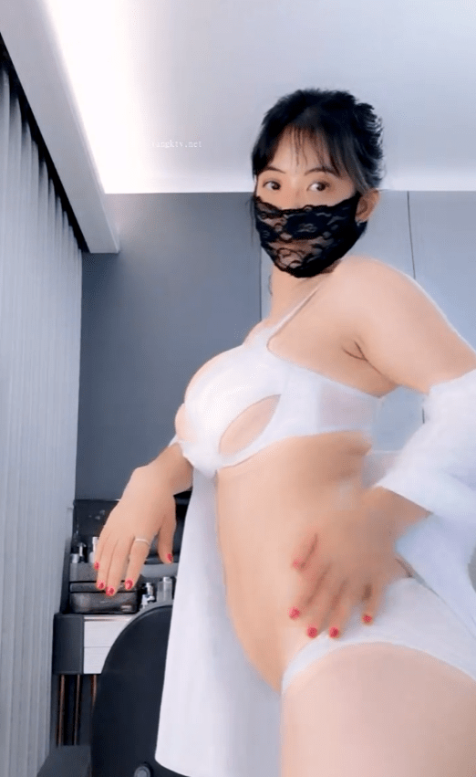 绿播下海!罕见又圆又大的奶子 身材苗条 超高颜值 白又嫩 声音好好听 ~爆乳肥臀~爽炸天!