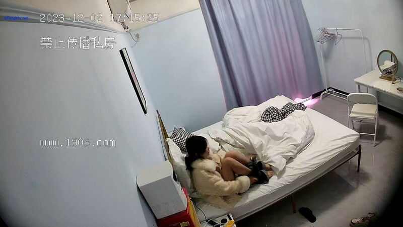 2023.12.02,【酒店偷拍】寒假前的疯狂,此房一出必属精品,阴毛稀疏学生妹,清秀可人各种姿势都可以
