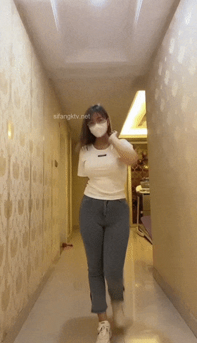 【抖音泄密】 26万粉丝网红, 【陈老师微胖】,巨乳舞蹈主播,跟榜一大哥的露点做爱视频流出,骚气爆棚,推荐一撸