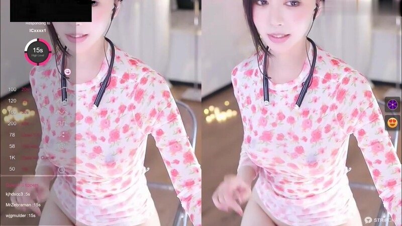 Stripchat站极品女神【JyPope】剧情演绎勾引老师,情趣学生制服,美腿网袜假屌骑坐,很是精彩
