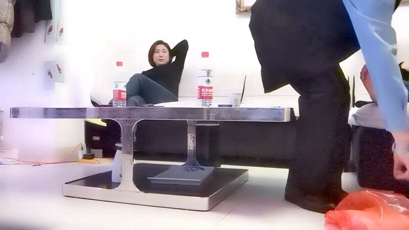 2024.2.15,【换妻日记】,人到中年玩得好花,县城公务员夫妻来交换,风情万种,被陌生男人干嗷嗷叫爽了!