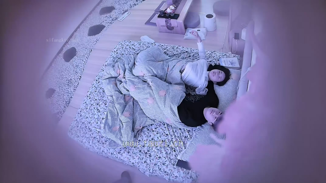 2024-3-16新片速递酒店偷拍❤️童颜巨乳靓妹和男友激情被无套内射闻一下擦精纸嘔一声很上头