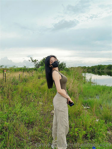 华裔推特小网红【小水水】OF高价VIP视频集P1，很漂亮的天然美乳，被操能不断的喷水！丝袜美腿蜜臀，很骚又楚楚可怜的样子