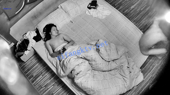 ♦️酒店偷拍♦️身材颜值极品的美女被男友疯狂侧入