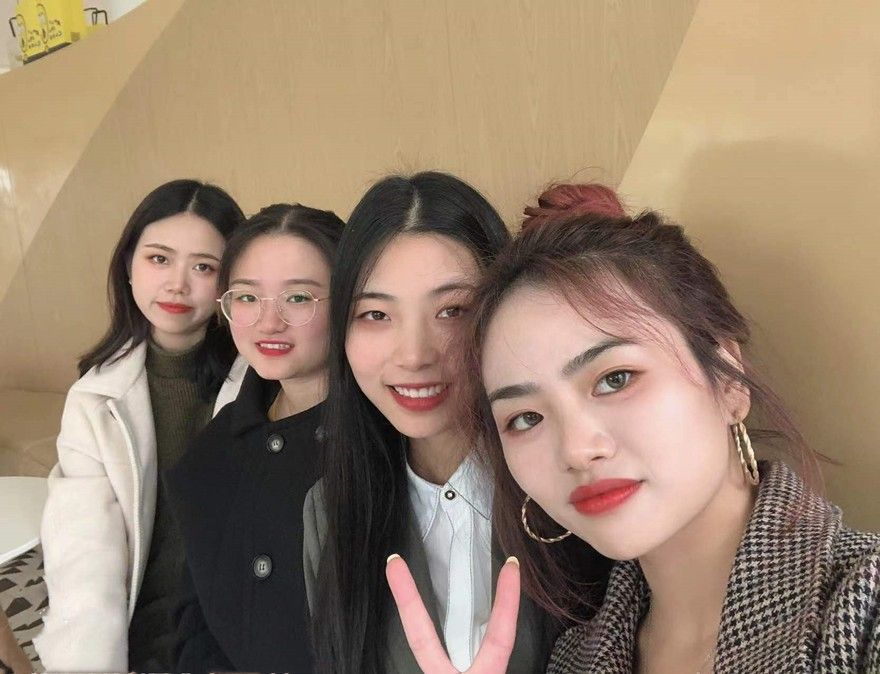 酒店开房约炮漂亮的美女同事各种姿势操完美露脸