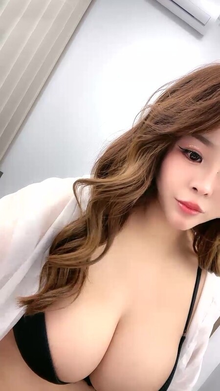 哺乳期大奶小少妇,大乳晕大奶头,揉捏挤奶,乳汁喷射,玩弄奶头,娇喘呻吟,极度诱惑