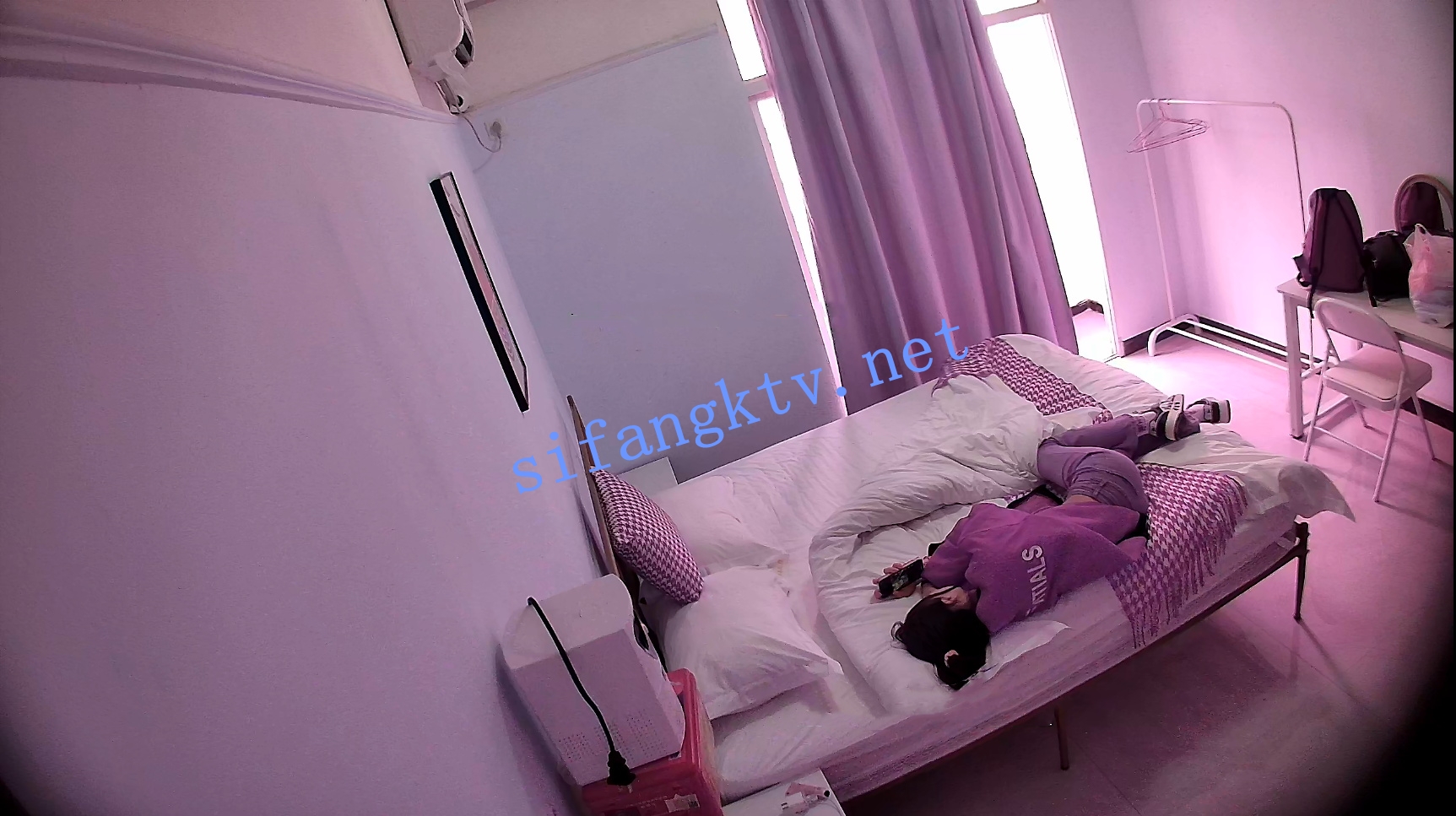 ✅安防精品✅壮男双飞不同黑衣白衣两女✅