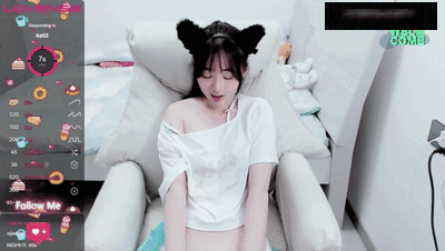 Stripchat站,清纯少女学生妹,被跳蛋震的嗯嗯嗯,白皙皮肤,粉绳捆绑,道具小JJ插穴