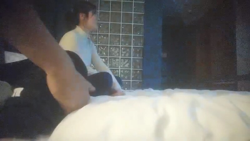 真实良家的偷情,【推油少年】,老公孩子都不在,外表看着端庄的人妻,被陌生男性摸遍了全身,水汪汪刺激!