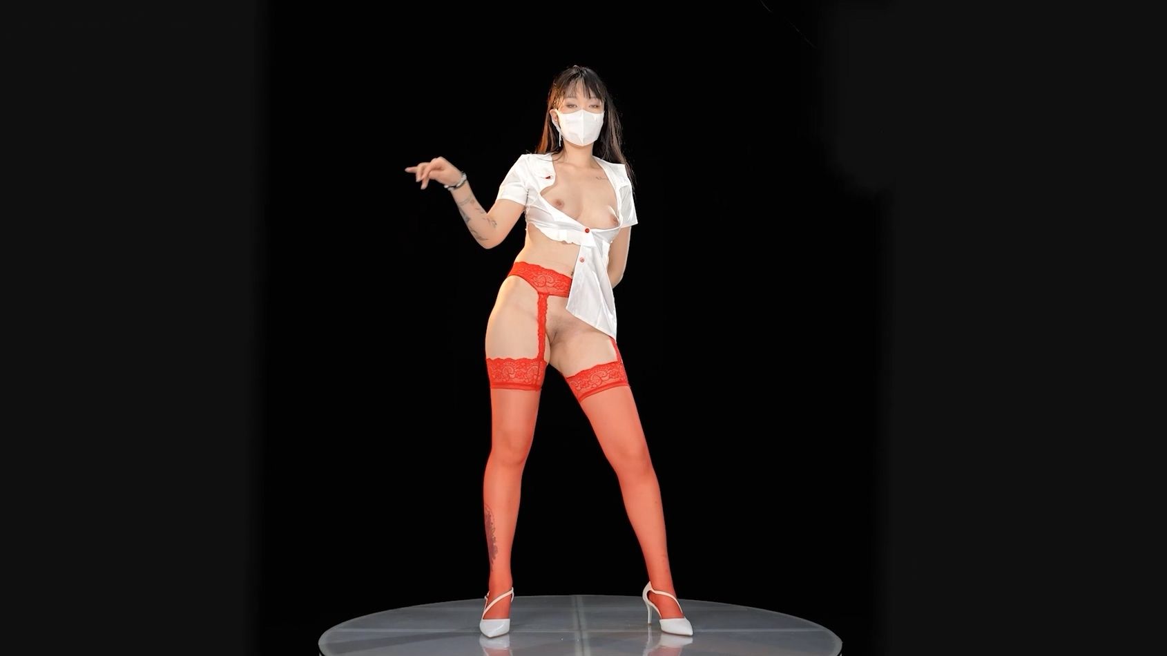 《最新购买⭐精品》尺度再升级!多人求购假面82号无毛嫩逼小姐姐超级版,情趣几乎全裸,揉奶掰逼,劲曲艳舞摇摆4K画质近在咫尺