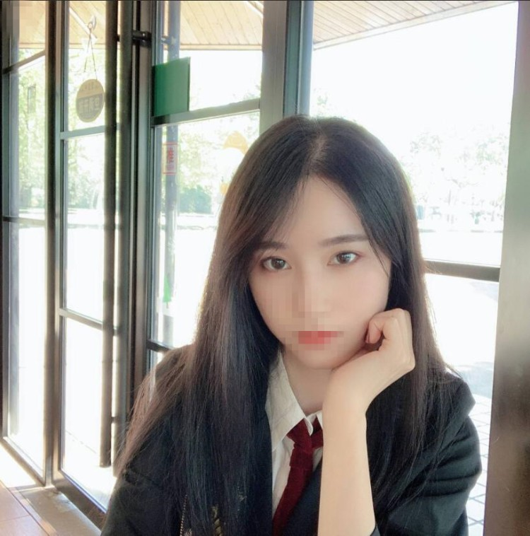 小伙迷翻漂亮的小女友各种姿势爆插小嫩鲍❤️尝试开发她的屁眼