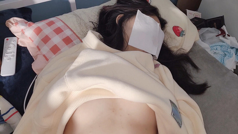 牛B大神下药迷翻亲侄女各种姿势爆插她的小嫩鲍
