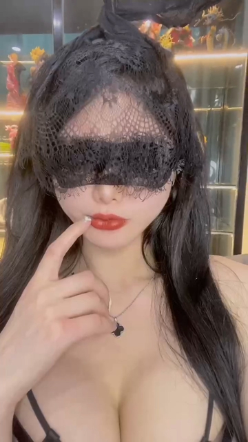 【2】半糖主播【不骚不要钱/哔婢女卡】福利视频18V