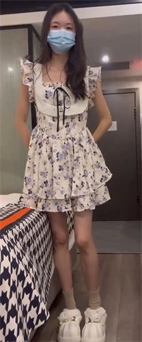 极品白幼瘦-长沙处女学妹 上部！学生妹约拍赚学费 慢慢被套路处女膜尚在，玩弄她的阴唇 好多白浆溢出来，下一步就干