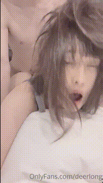 漂亮眼镜女友 身材不错 奶大鲍鱼嫩 撅着屁屁被大鸡吧男友无套猛怼 操的表情很舒坦